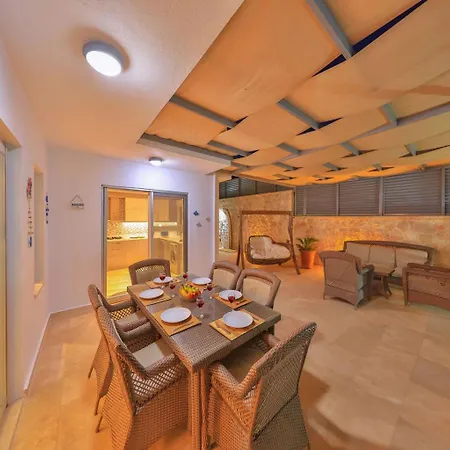 Troya Peninsula Villa *